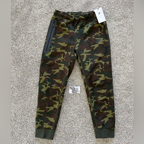 New Nike Tech Fleece Camo Tracksuit Pants Sweatpants Boys Kids FN9120 XS - XL - Picture 1 of 11